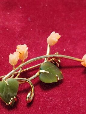 Vintage Elegant coral Pink Tulip and Green Jade Leaf Brooch - Women Jewelry
